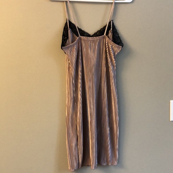 Ribbed blush dress - Picture 4 of 6